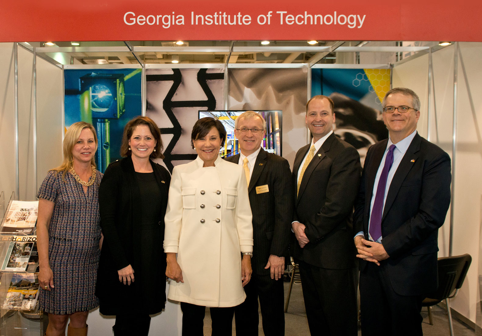 Group photo of Georgia Tech representatives with federal leaders at Hannover Messe 2016